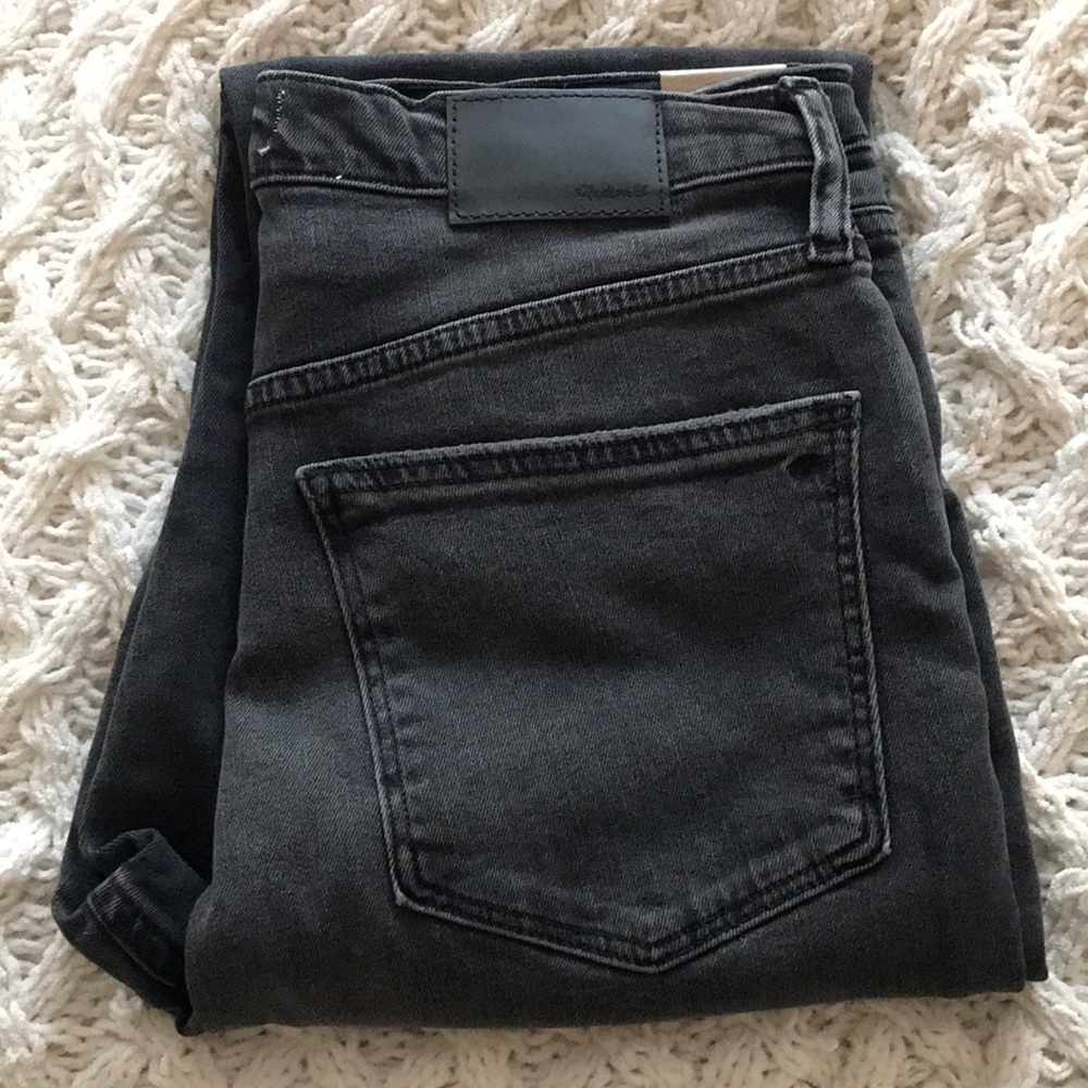 NEVER WORN Madewell “THE MOMJEAN” Size 27
